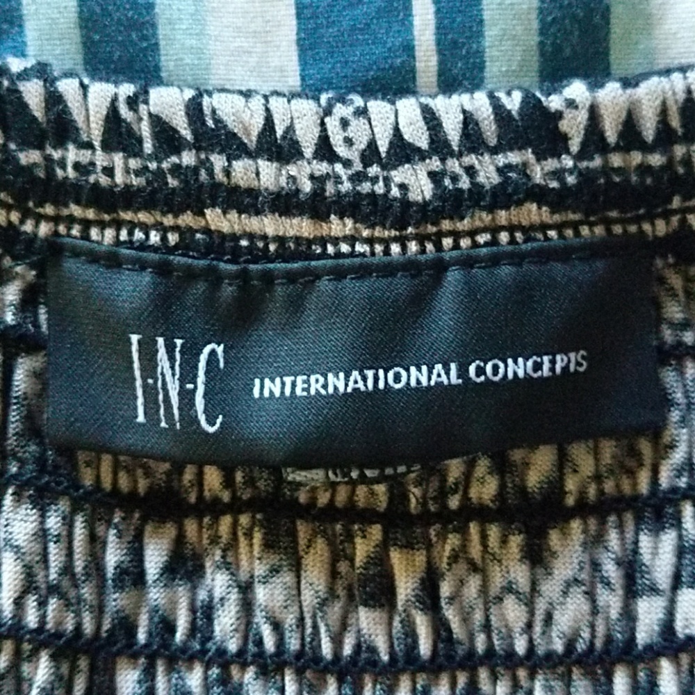 Inc. Top - Picture 3 of 3
